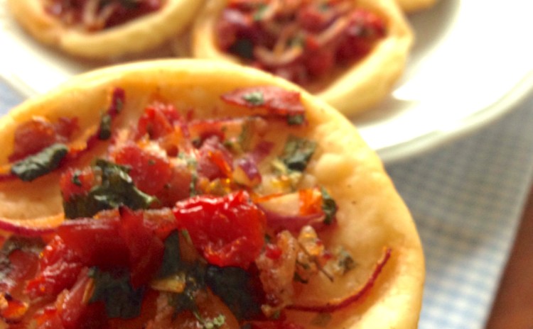 Como fazer esfiha de massa folhada com escarola e presunto cru? – Olá, sou a Mari!