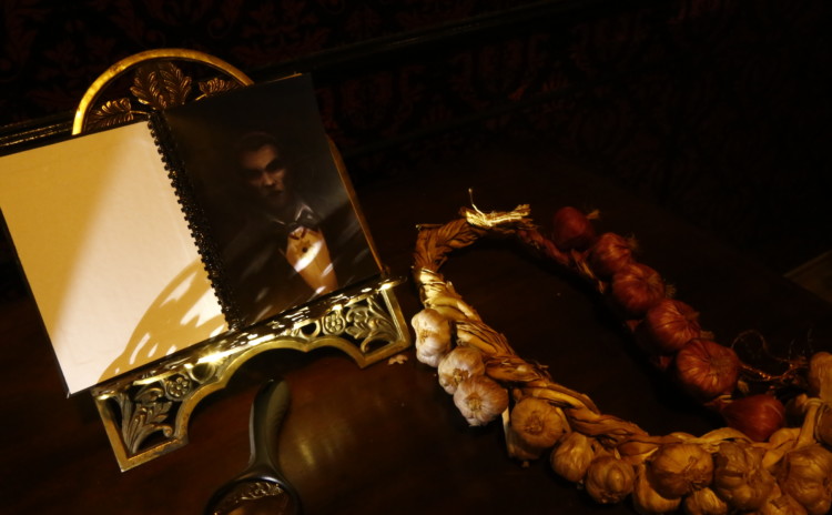 #Dracula120 – pocket game gratuito no Escape Hotel