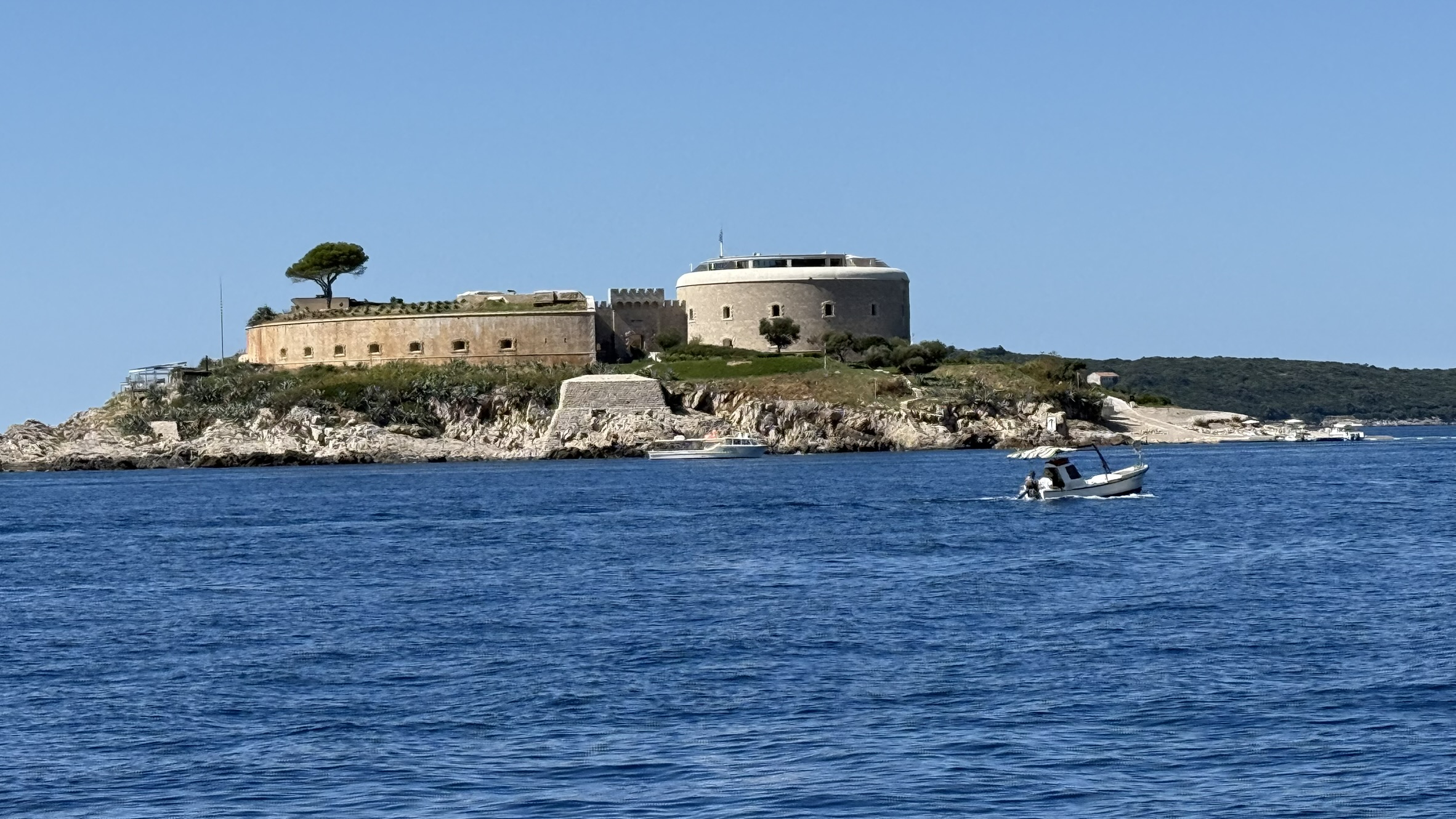 Passeio de barco em Montenegro: história, natureza e 1 dia inteiro no mar 9 passeio de barco em Montenegro baia de kotor igalo
