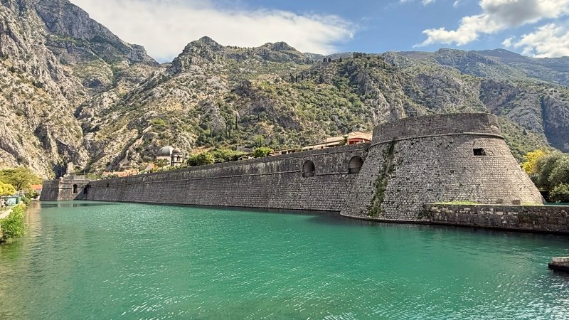 baia de kotor montenegro